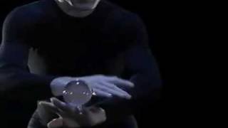 Michael Moschen Performs with One Crystal Ball