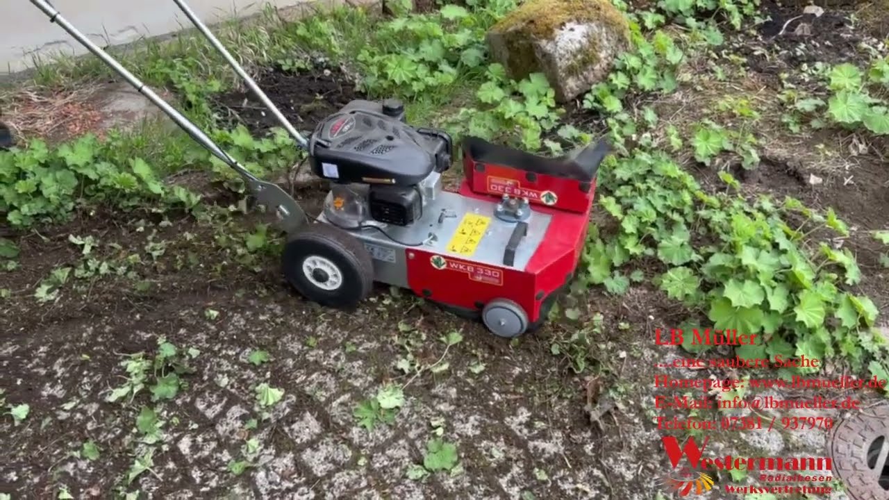 Westermann Wildkrautbürste WKB 330 im Einsatz