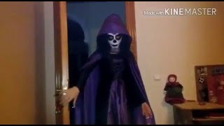 32. ¿Cuáles son los dioses griegos y cuáles son sus atributos?