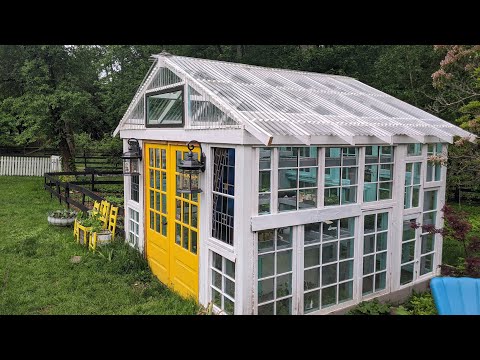 Video: Hvordan laver man et drivhus ud af vinduesrammer med egne hænder?