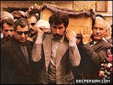 ببرک کارمل در جنازۀ استاد میر اکبر خیبر 