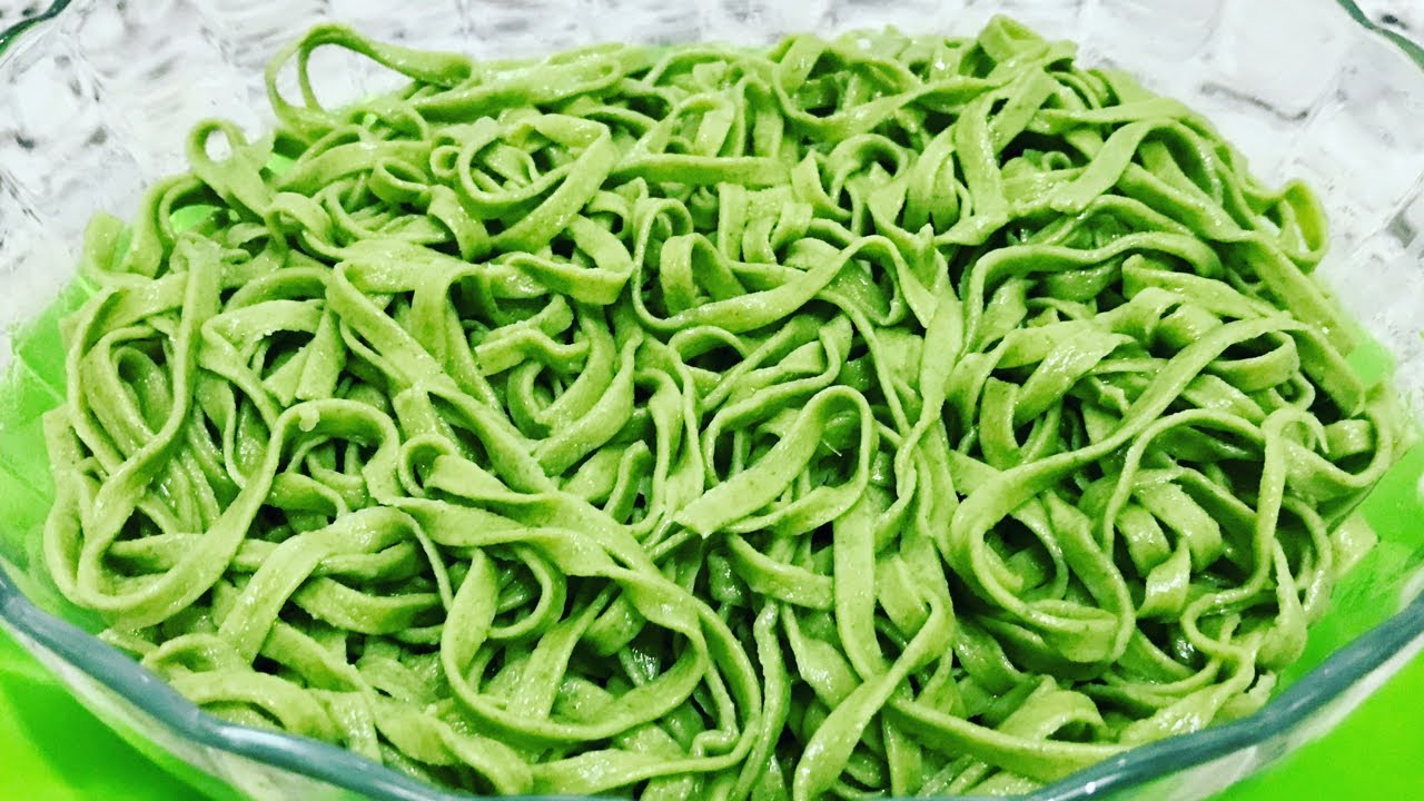 DELICIOSO TALHARIM  DE ESPINAFRE  CASEIRO