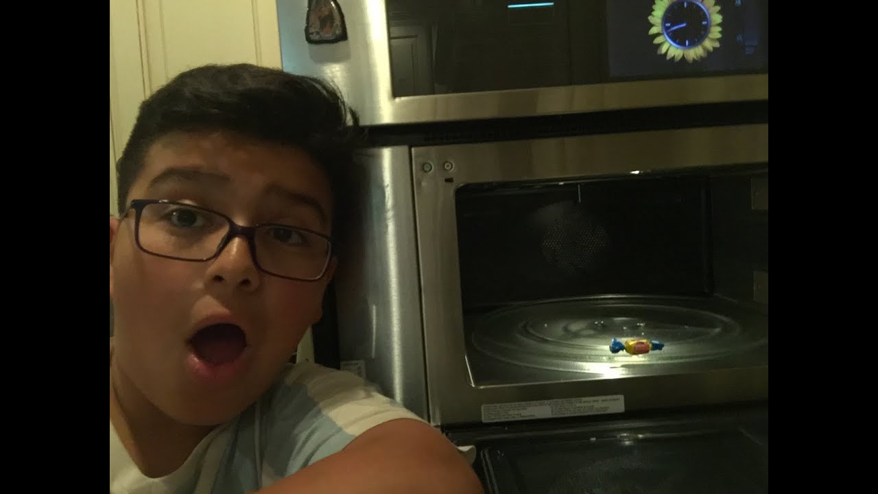 Exploding A Double Bubble Gum!!!- Vlog #5 - YouTube