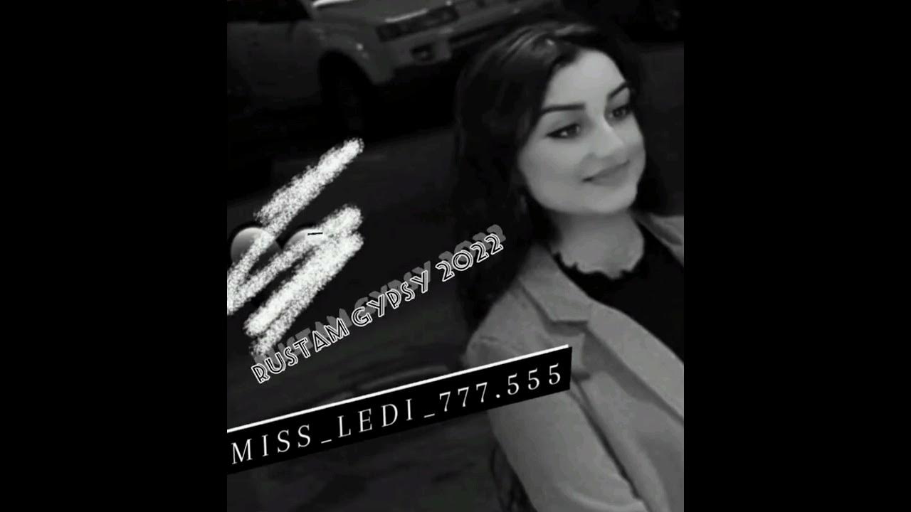 а мне не больно цыганская. нет мне не больно. а мне не больно цыганская. цыганка на вокзале. а мне не больно цыганская.