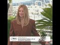 Virginie Efira, splendide actrice d'HISTOIRES PARALLÈLES, pose lors du photocall à Cannes