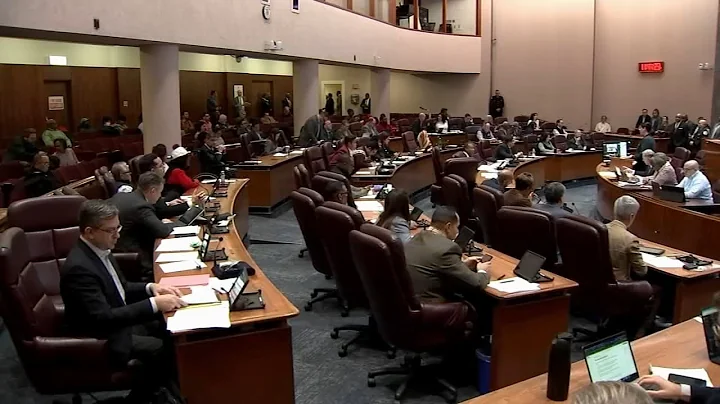 Chicago City Council holding rare Saturday meeting as budget deadline nears