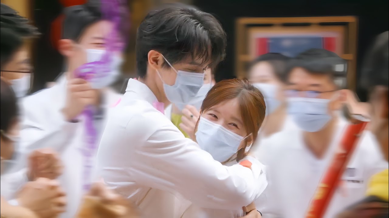 Lusi is proposed to by Tianzhen. Tianzhen's mother finally takes her as her daughter-in-law.