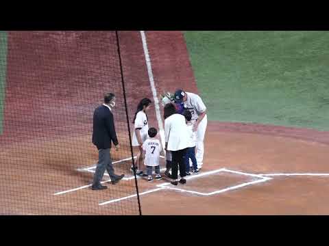 2022/10/3(月) 最終戦セレモニー 内川聖一選手への花束の贈呈