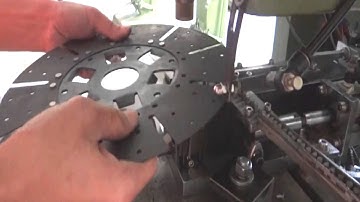 Clutch Auto Feed Riveting Machine Solid Rivets