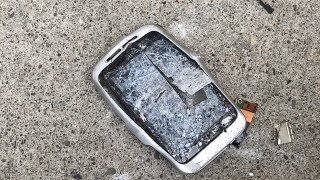 50 Ways To Break A LG Extravert VN271     2/50 2. Stepping On It