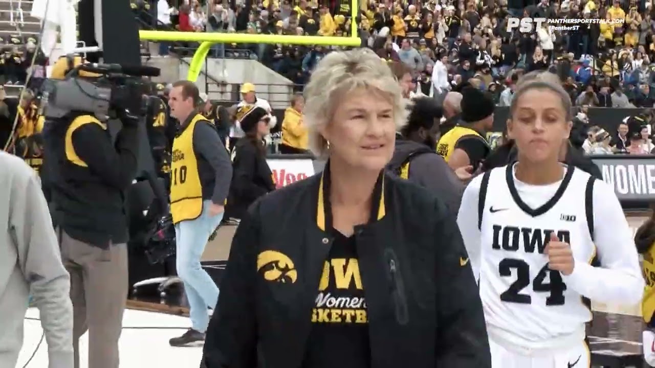 Lisa Bluder - Distinguished Alumni Award - 2025 University of Northern Iowa