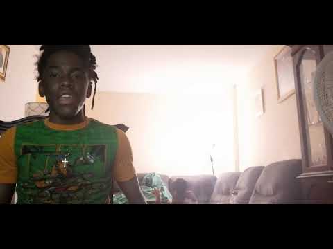 Here's the third episode of Mario Kart 8 deluxe 📦