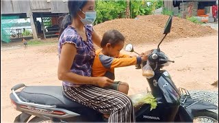 Rural life Nice Mom Asia Cambodia || Rural Lifestyle Mother asia and How cooking at home