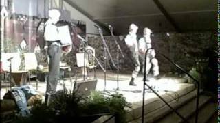 Kleinkunst-Festival mit Biermösl Blosn & Gerhard Polt im Festzelt