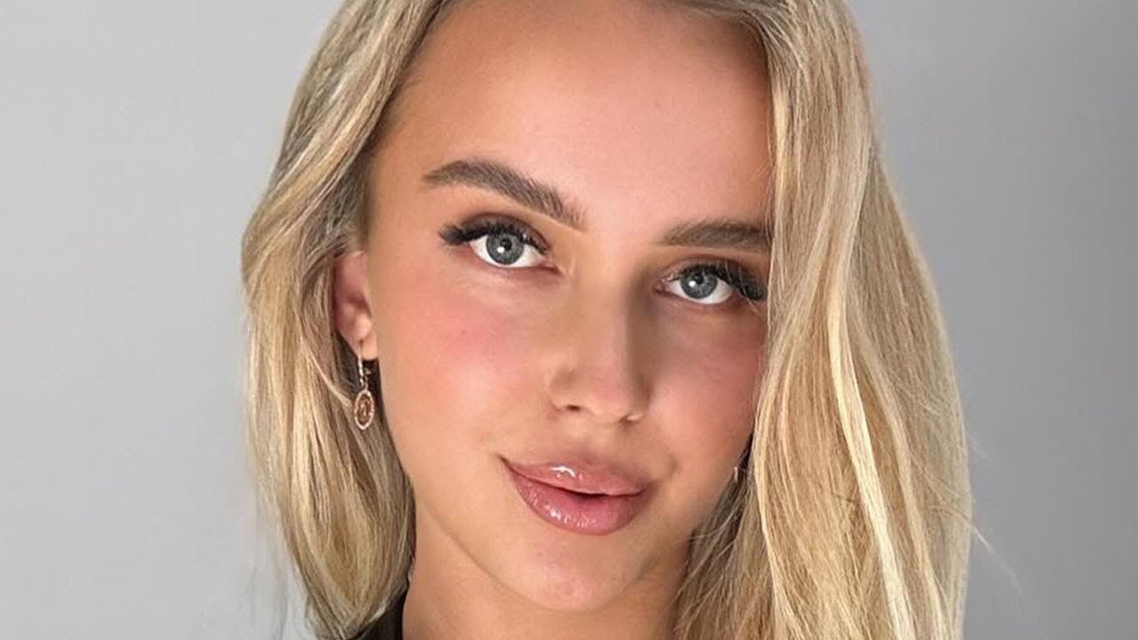 anna blooms: elegant nylon fashion model | bio, style & confidence