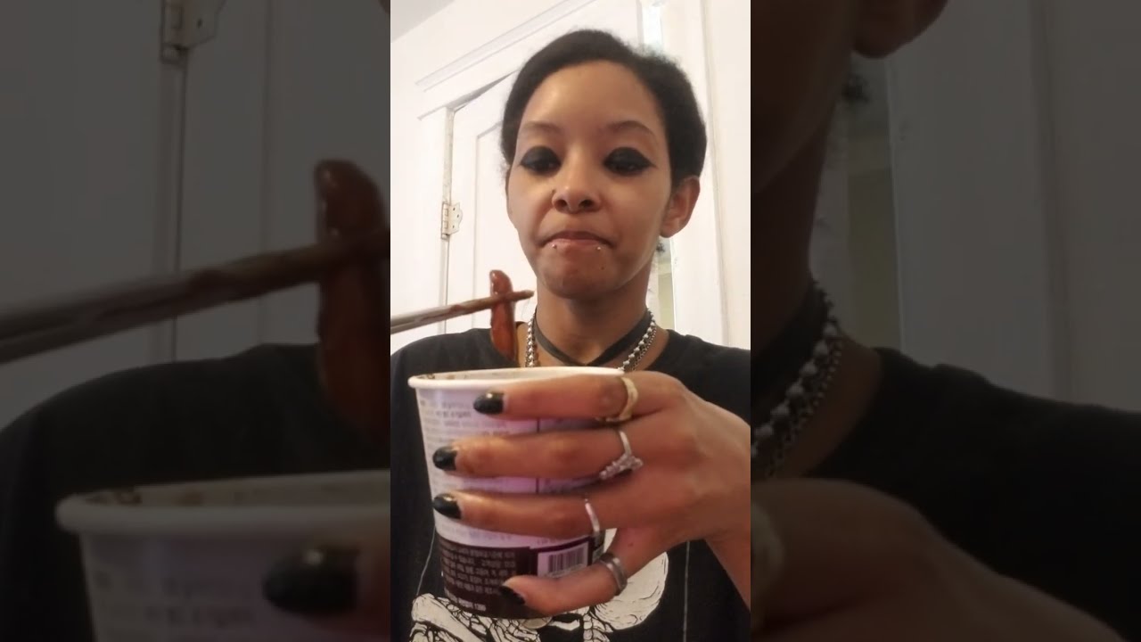 Taste Test - Bokksu Market Snacks - Black Soybean Sauce Tteokbokki