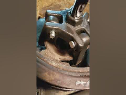 Harmonic balancer removal on 6.0 LS chevy - YouTube