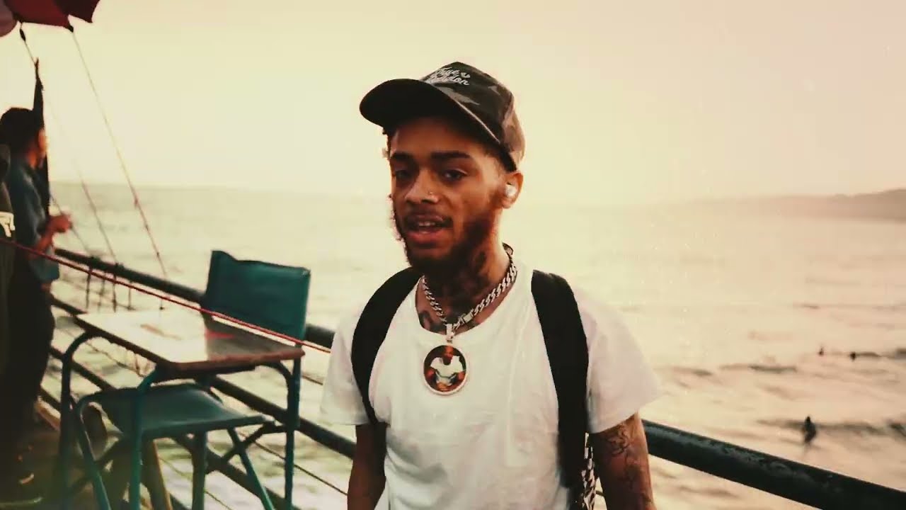 SimppDoee - Head Up (Official Music Video) adlı videoyu YouTube'da izle SimppDoee - Head Up (Official Music Video) adlı videoyu YouTube'da izle
