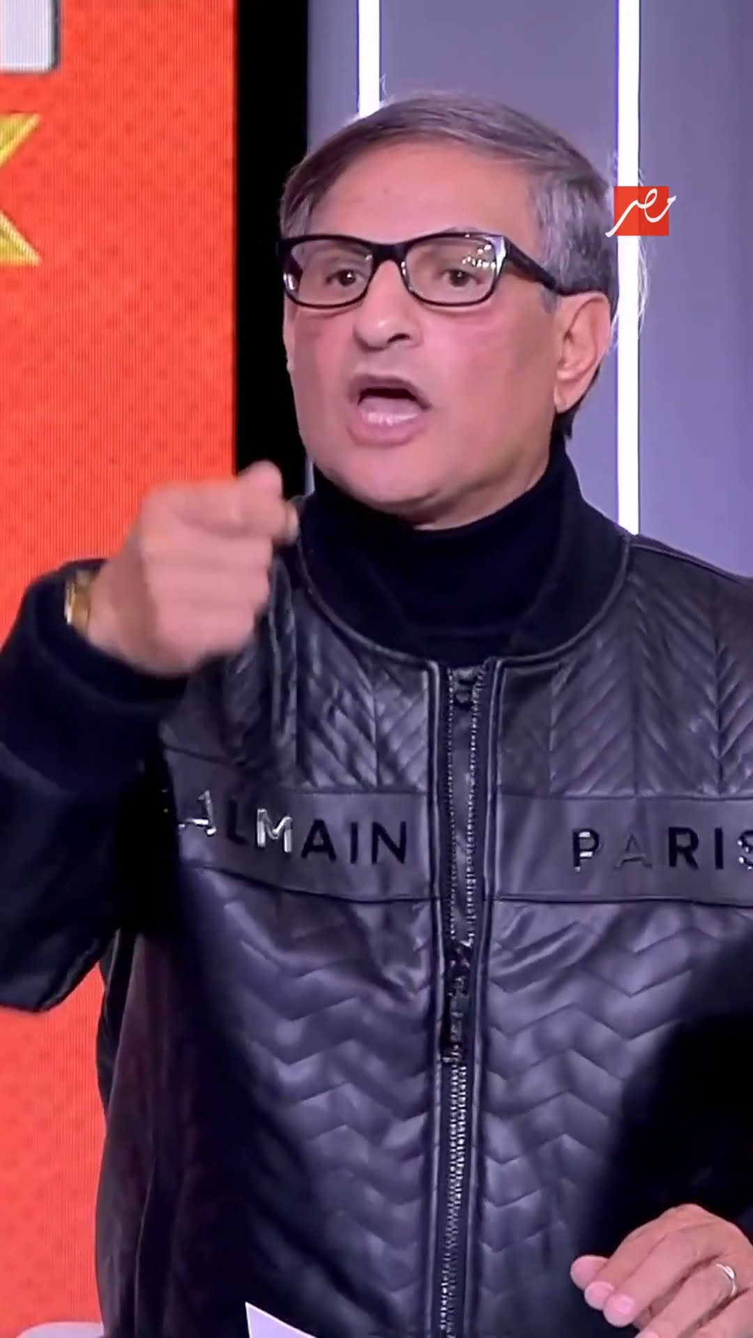 اللعيب | مصطفى يونس ينفعل على الهواء: المفروض جوميز ده مايدخلش مصر تاني
