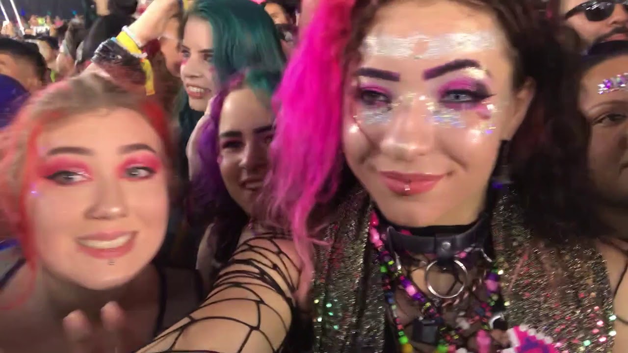Raver Girl Model Raver Girl Model