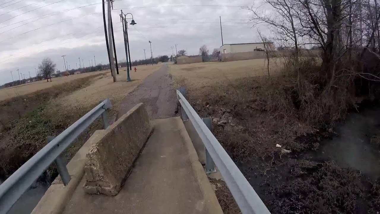 West Memphis has Bike trails