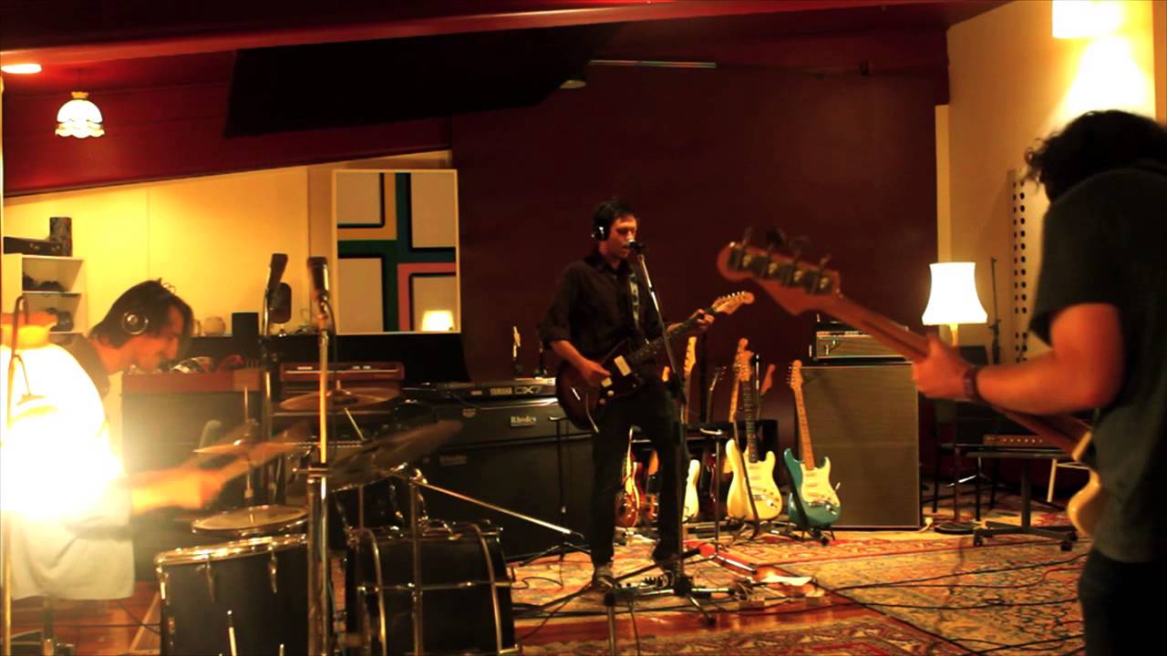 Yolanda - 'Skinny Jeans' (Tono and The Finance Company Cover) for Kiwi FM