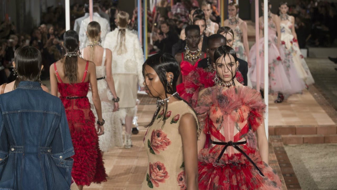 Alexander McQueen | Spring/Summer 2018 | Paris Fashion Week