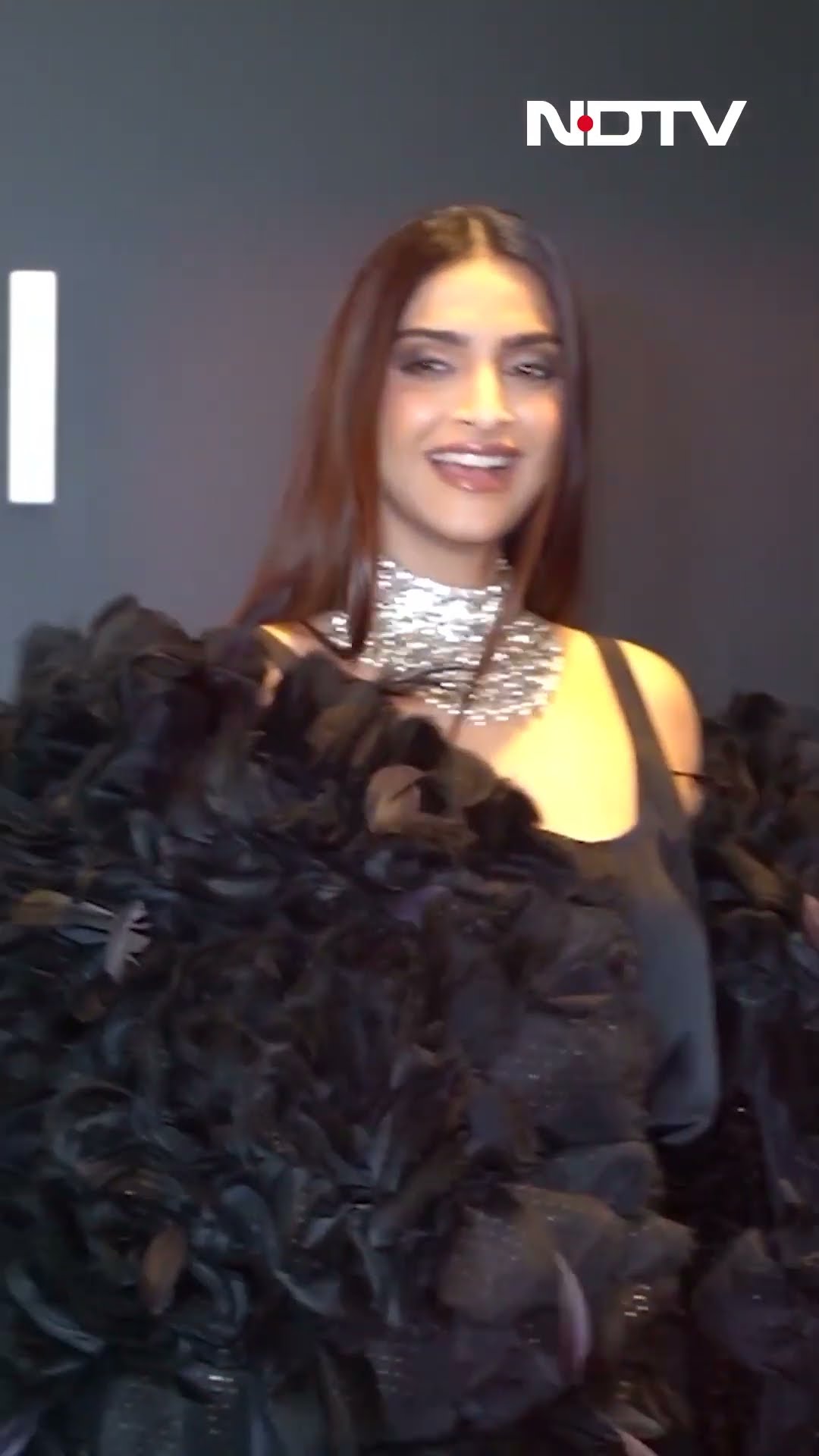 Sabyasachi Anniversary | Deepika Padukone, Alia Bhatt \u0026 Others Dazzle The Stage At Sabyasachi Event