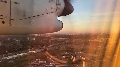 Air Canada Express (Jazz) DeHavilland Dash-8-300 Landing at Toronto Pearson