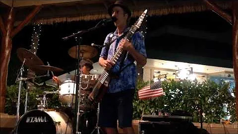 MUST SEE!   Joe Conti and his custom Chapman Stick