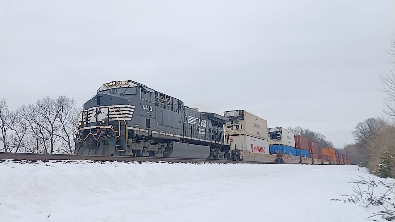 NS 4413 leads NS 279 Intermodal Train West at West Chester, OH