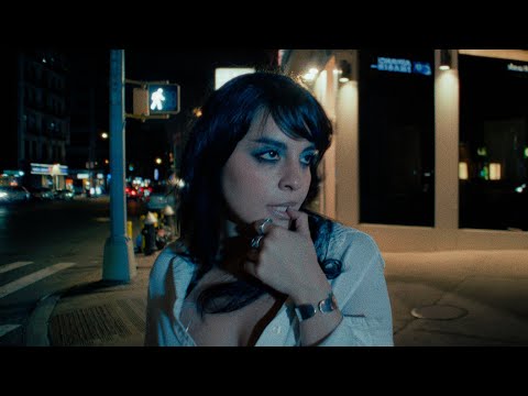 Смотреть клип Girl Ultra - Blu
