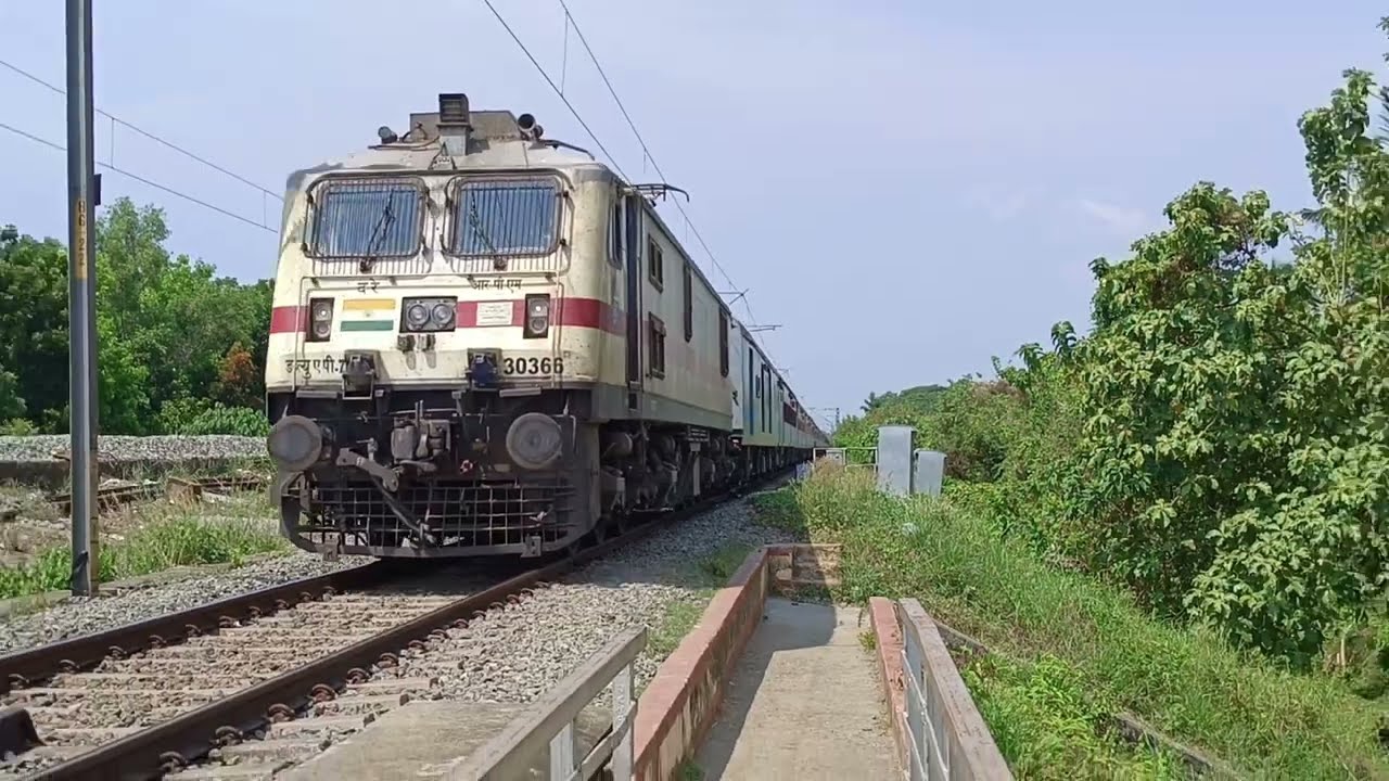 Trains Crossing in famous Periyar River Kerala Aluva Garibrath Exp