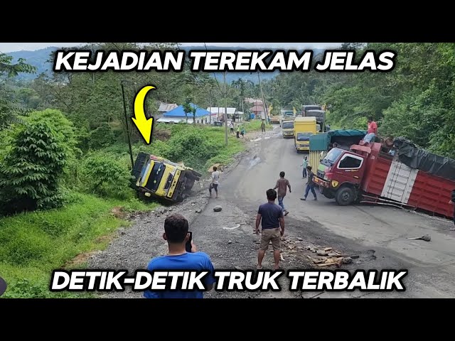 Terekam Jelas !!! Detik-Detik Truk Terbalik Di Batu Jomba class=