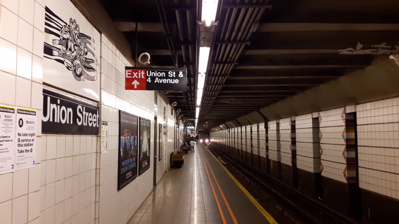 New York Transit Museum Special: AB Standards/D-Type Triplex passing Union Street
