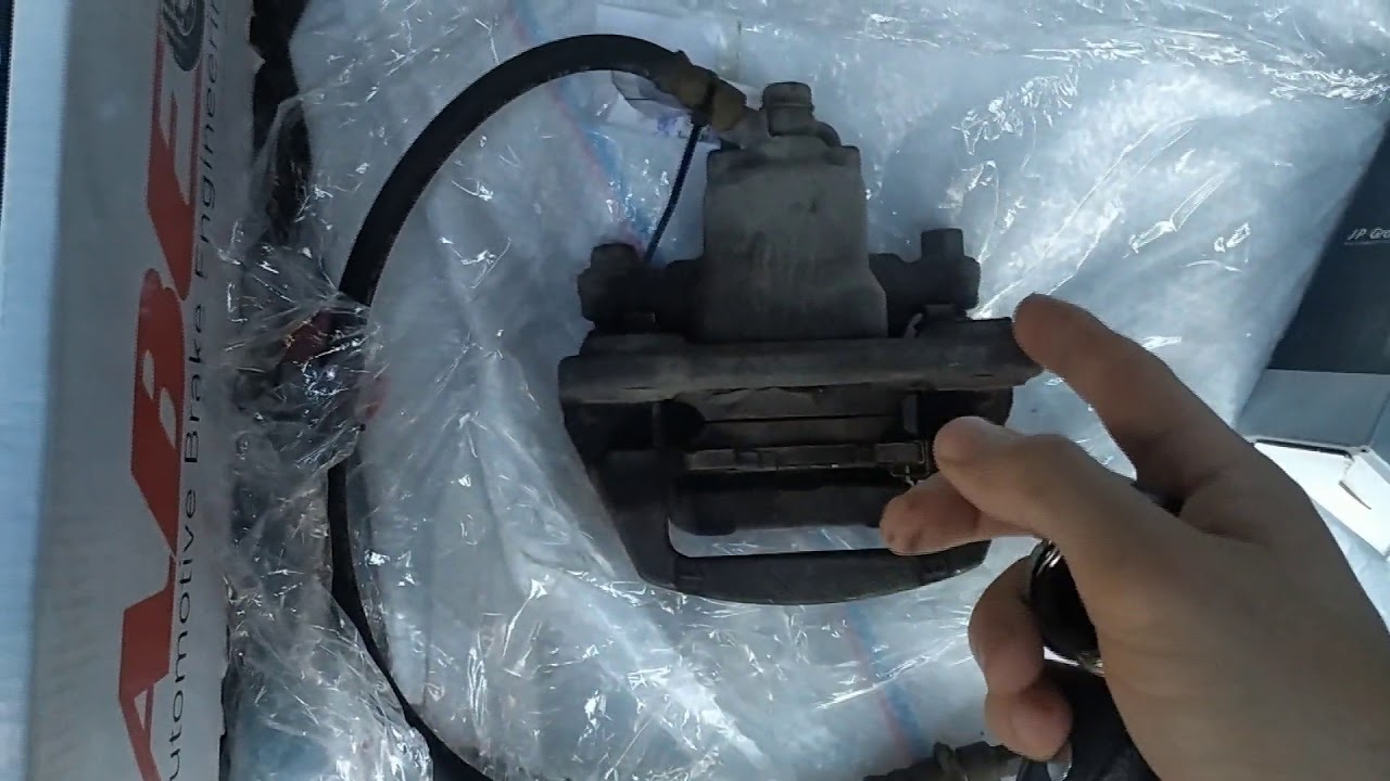 Критический износ тормозных колодок и дисков Lexus RX300 2003-2009 rear ...