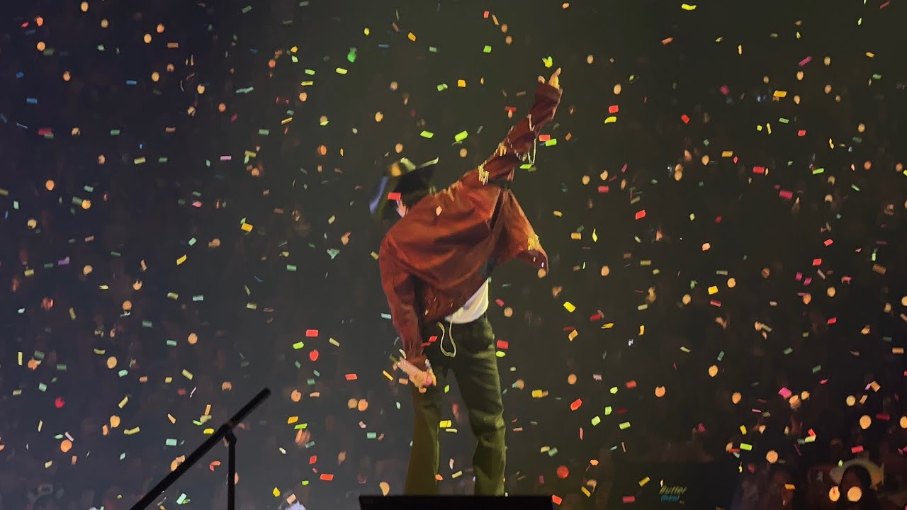 jin bts medley - dynamite, butter, mikrokosmos, spring day #runseokjin_eptour tampa / july 26, 2025