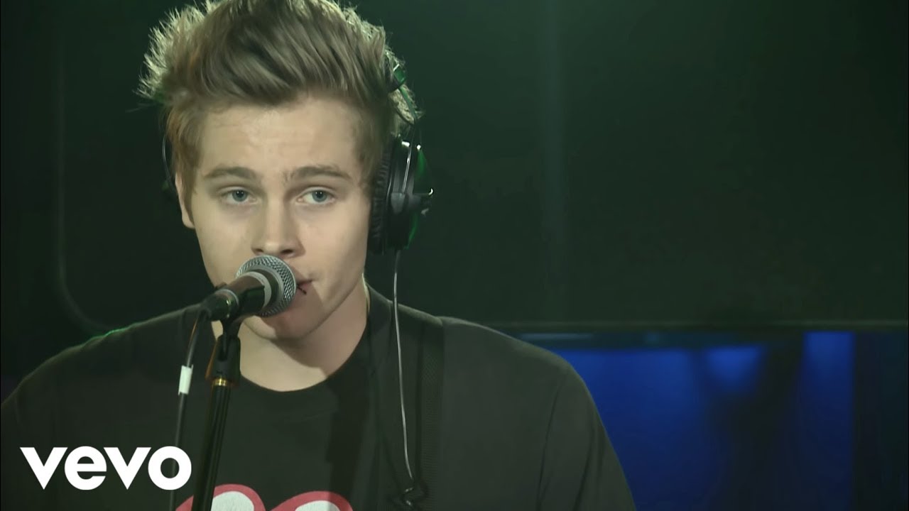 5 Seconds of Summer – I Miss You (Blink 182 cover in the Live Lounge)