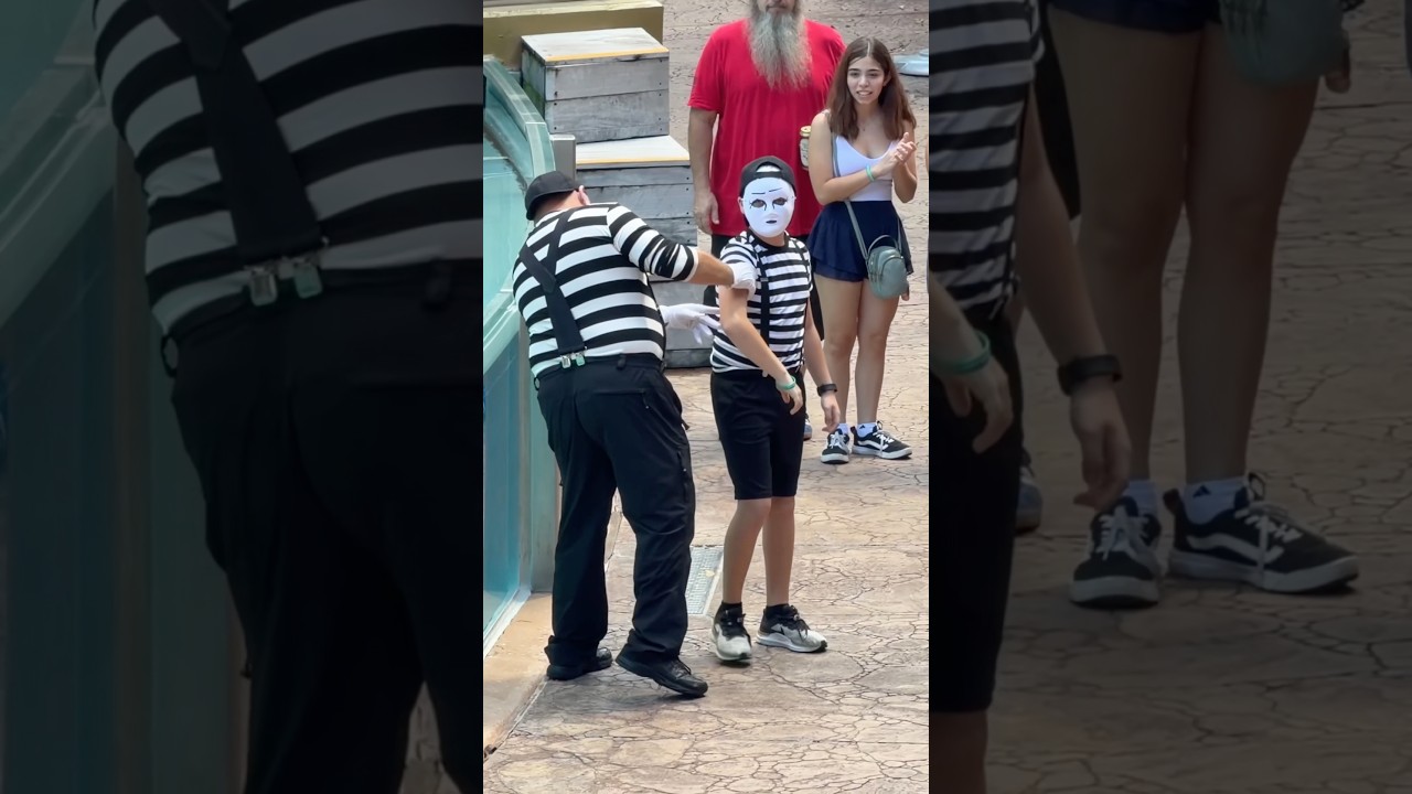 Мини-мим 😬👏 Том-мим из Seaworld Orlando 