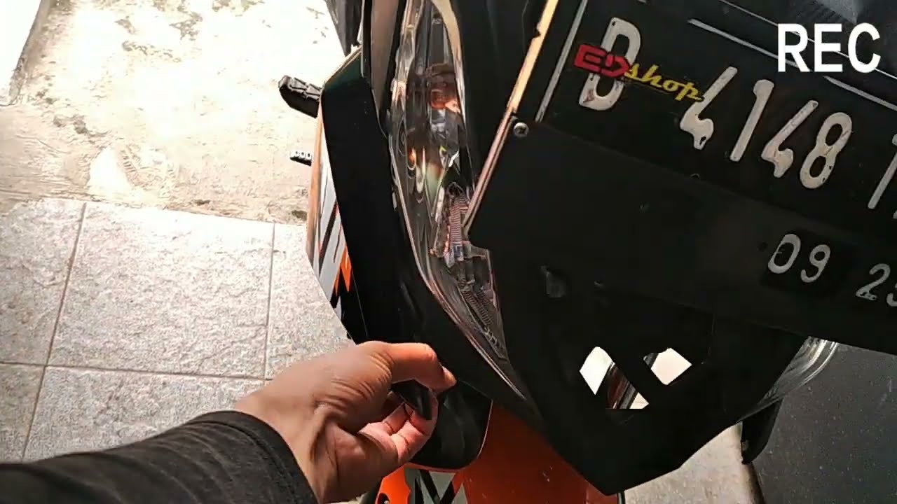 Cara bongkar fairing sein depan dan  cover bagian samping Supra GTR 150