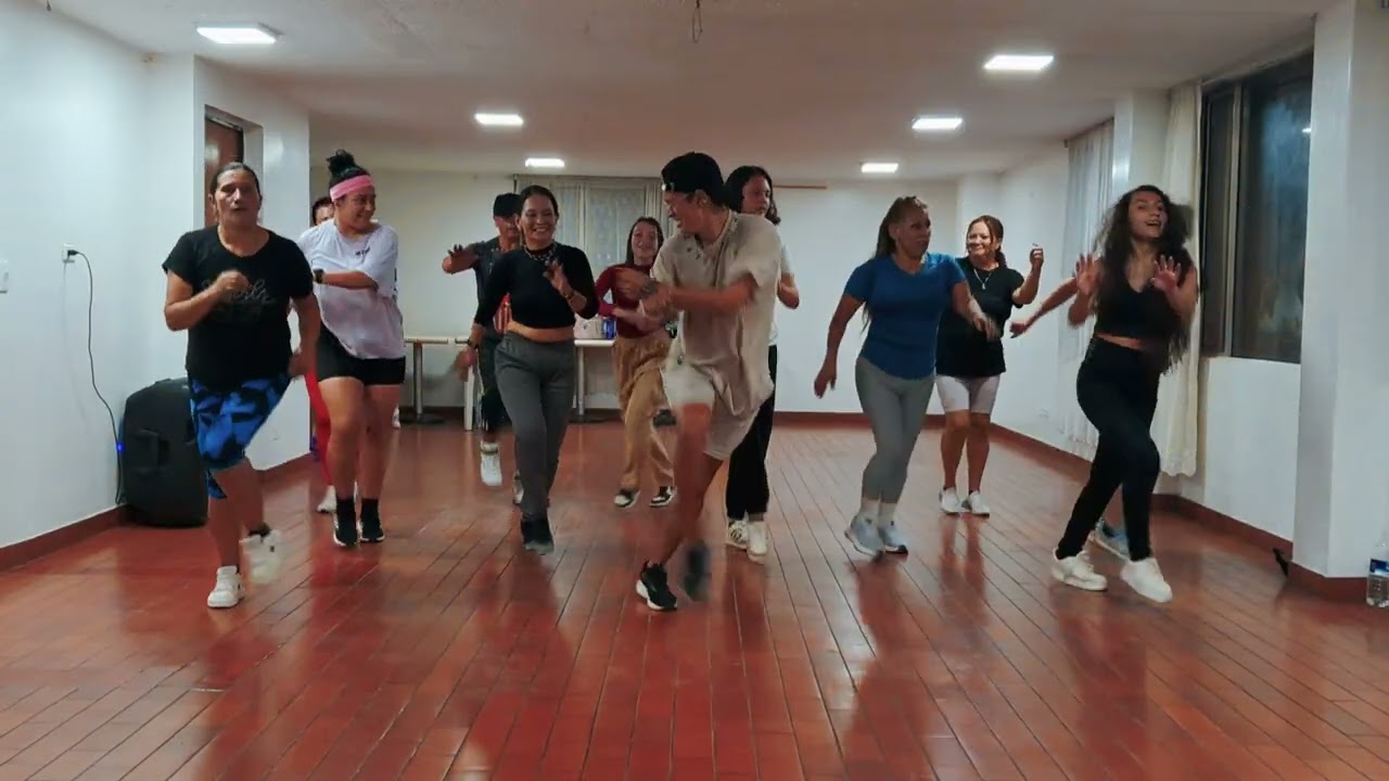 Manyoma/salsa #zumbafitnessn#salsa #class #baile #coreo #instructor #frukoysustesos #colombia #zin