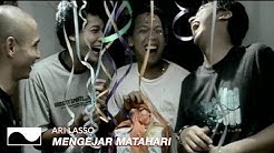 Ari Lasso - Mengejar Matahari | Official Video  - Durasi: 3:17. 