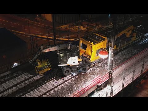 Zürich ZH: Bauzug prallt in Gleisbagger