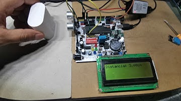 Sensor ultrasonico HC-SR04 usando XC8 (no timer version)