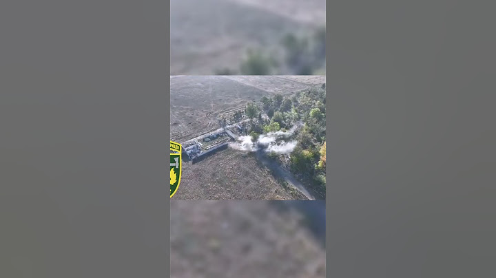 Terrified Russian soldier hides inside toilet as Ukraine FPV drone hunts him down