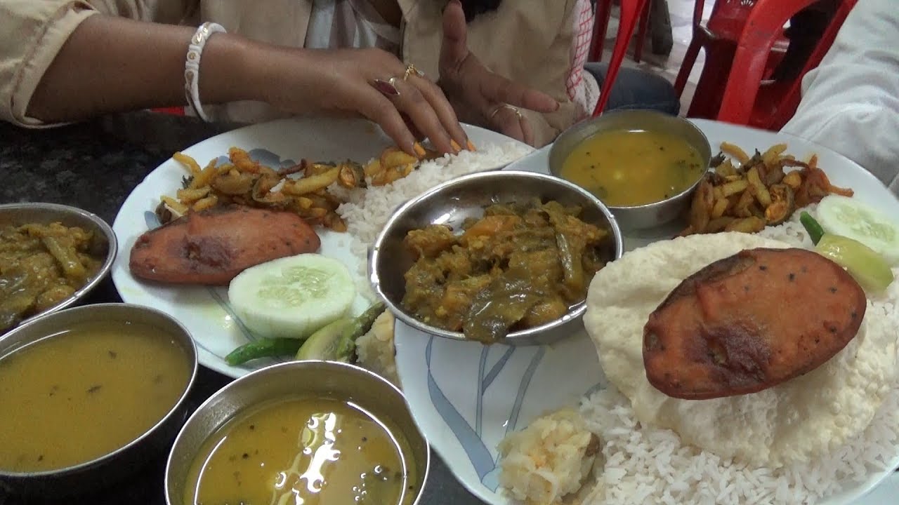 Economic Food - Unlimited Rice with Veg Meal @ 70 rs - Agartala Nirmala Hotel | Indian Food Loves You