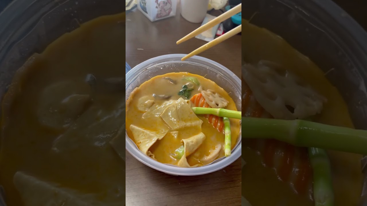 一口目スープ飲んだらあまりの辛さにむせた#麻辣湯 #マーラータン #shorts