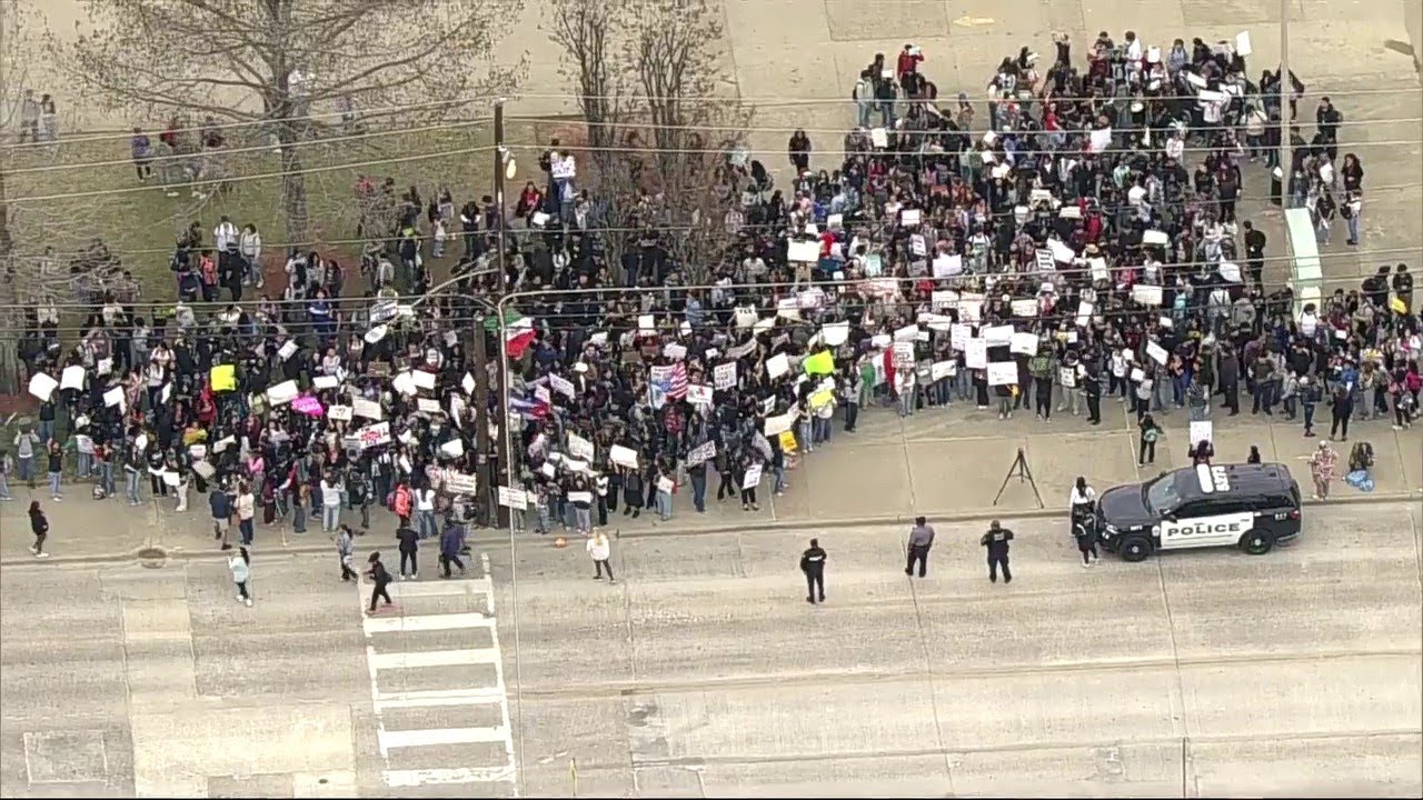 🔴LIVE: Dallas student ICE walkout | FOX 4 News