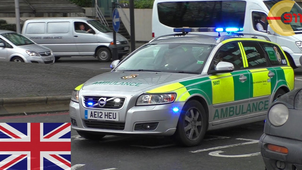 [LONDON] LAS Rapid response vehicle on a shout at Lambeth roundabout ...