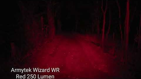 Armytek Wizard WR White Light 1000 Lumen - Armytek Wizard WR Red Light 250 Lumen comparison